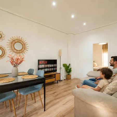 Apartamento De 2 Habitaciones Con Terraza En El Centro De Valencia *